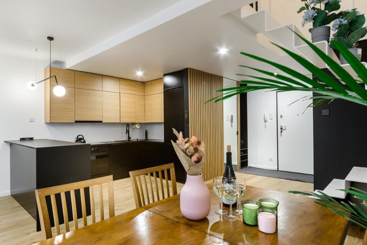 Lumina Apartment With Balcony Overlooking The Park Lodź Bagian luar foto