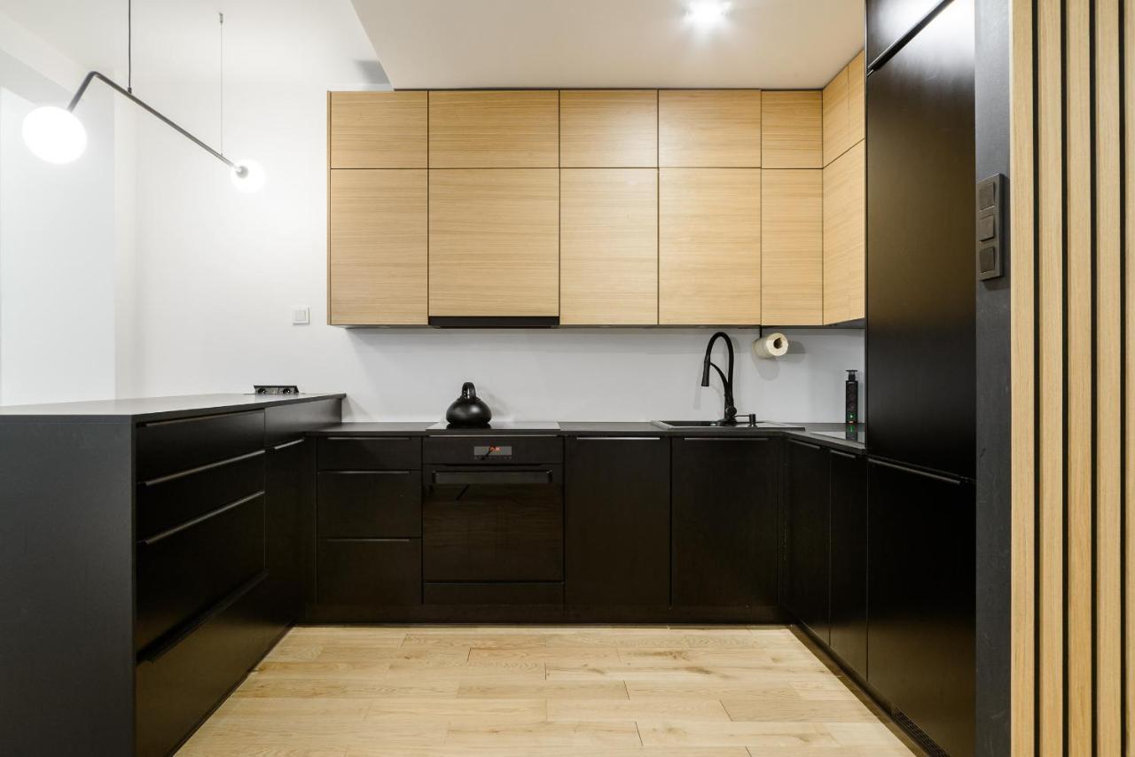 Lumina Apartment With Balcony Overlooking The Park Lodź Bagian luar foto