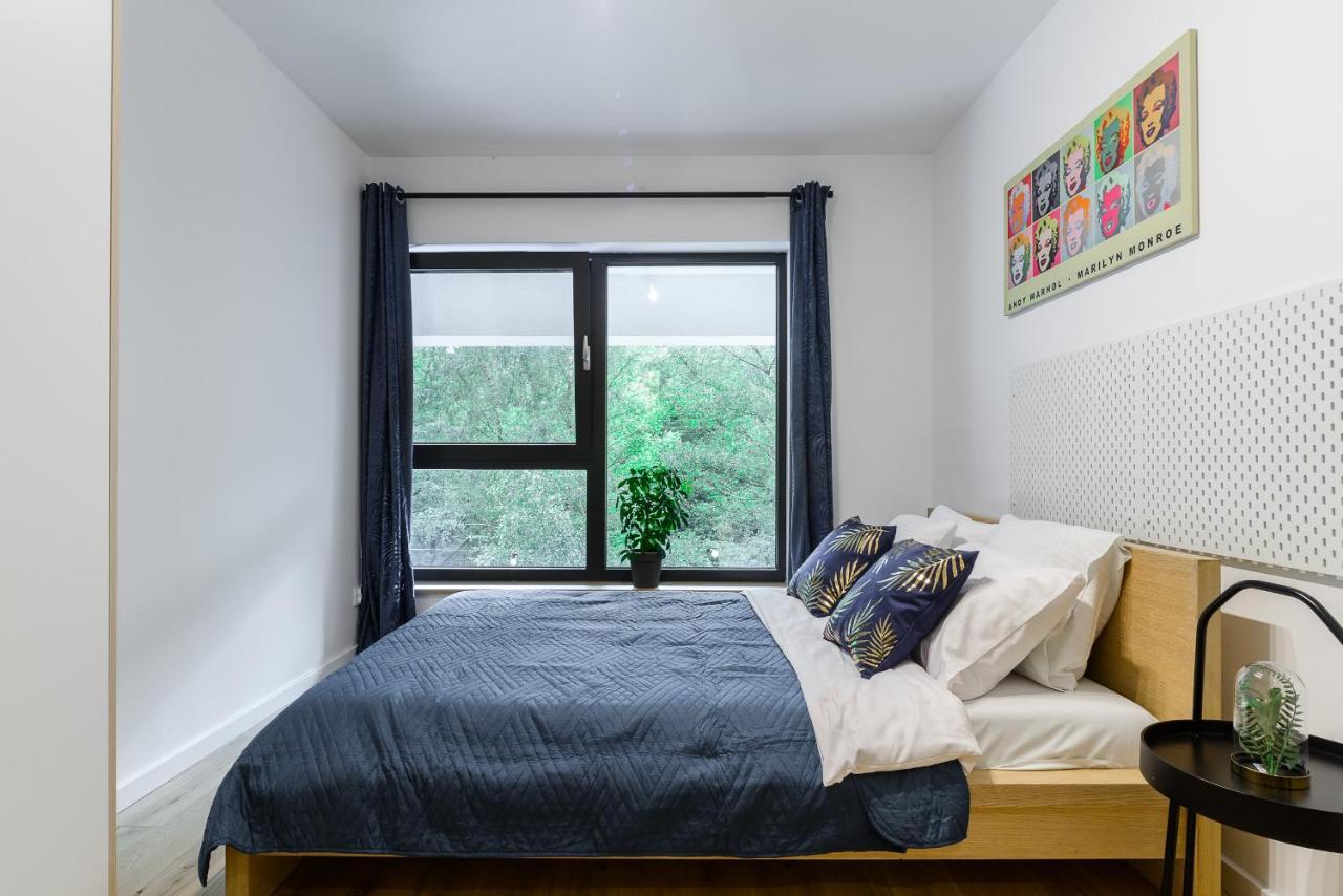 Lumina Apartment With Balcony Overlooking The Park Lodź Bagian luar foto